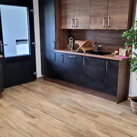 Maison La Bonbonniere Chaleureuse Avec Parking Et Garage Gratuit Proche Frontiere