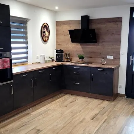 Maison La Bonbonniere Chaleureuse Avec Parking Et Garage Gratuit Proche Frontiere Holiday home