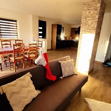 Maison La Bonbonniere Chaleureuse Avec Parking Et Garage Gratuit Proche Frontiere